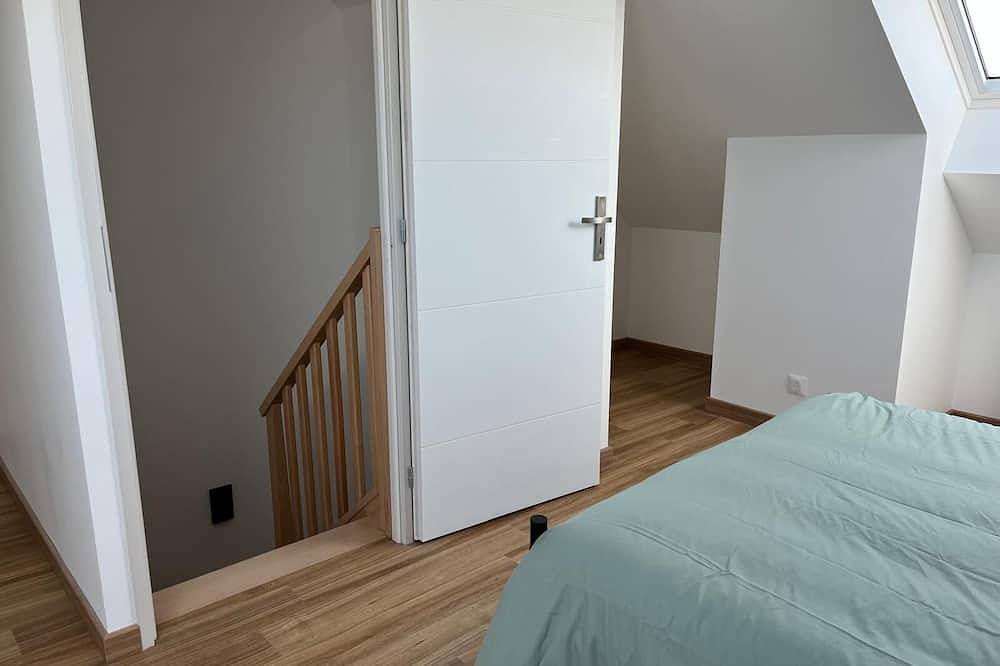 New, modern, family home in quiet location near Disneyland Paris or Paris. in Pontault-Combault, Seine-et-Marne