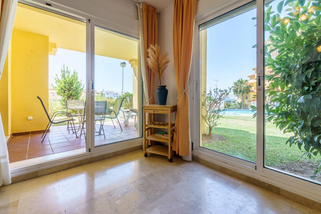 Entire apartment, Holiday apartment for 4 people in Urbanizacion Calahonda, Mijas