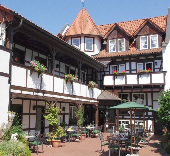 Hotel, mit Whirlpool und Terrasse sowie Ausblick in Uhlstädt-Kirchhasel