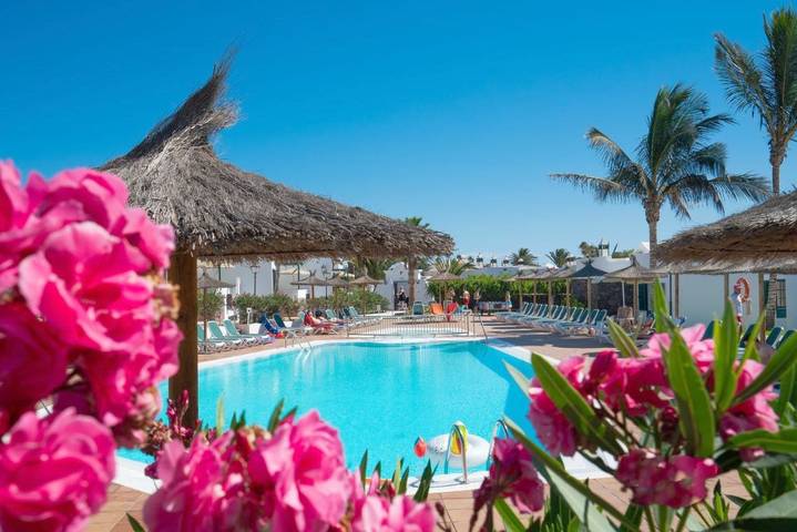 Apartamento para 2 personas, con Balcón y Jacuzzi además de Terraza y Jardín en Los Pocillos
