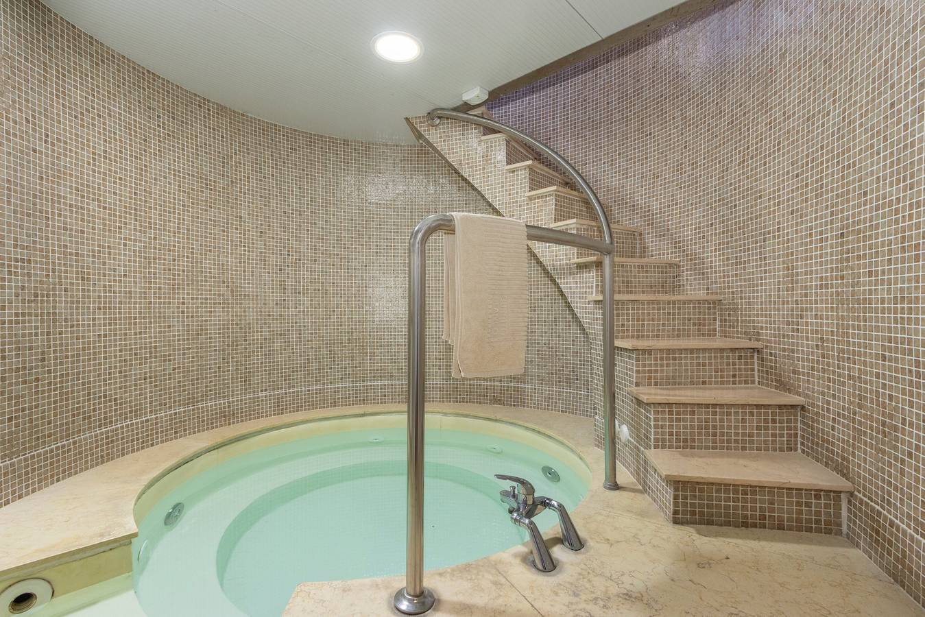 Casa Rural Can Sisquet: Bergblick, privater Pool & Wlan in Camarasa, Noguera