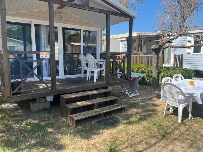 Location de vacances pour 4 personnes, avec terrasse ainsi que bassin pour enfant et piscine dans Plage de l'Espiguette - 2