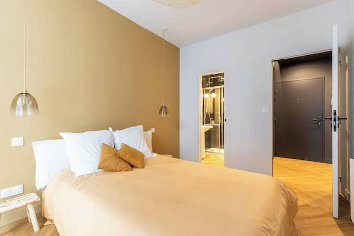 Appartement entier, ⭐ Appartement Cathédrale Charme ⭐ ☕ 💤 in Clermont-Ferrand, Parc naturel régional des Volcans d'Auvergne