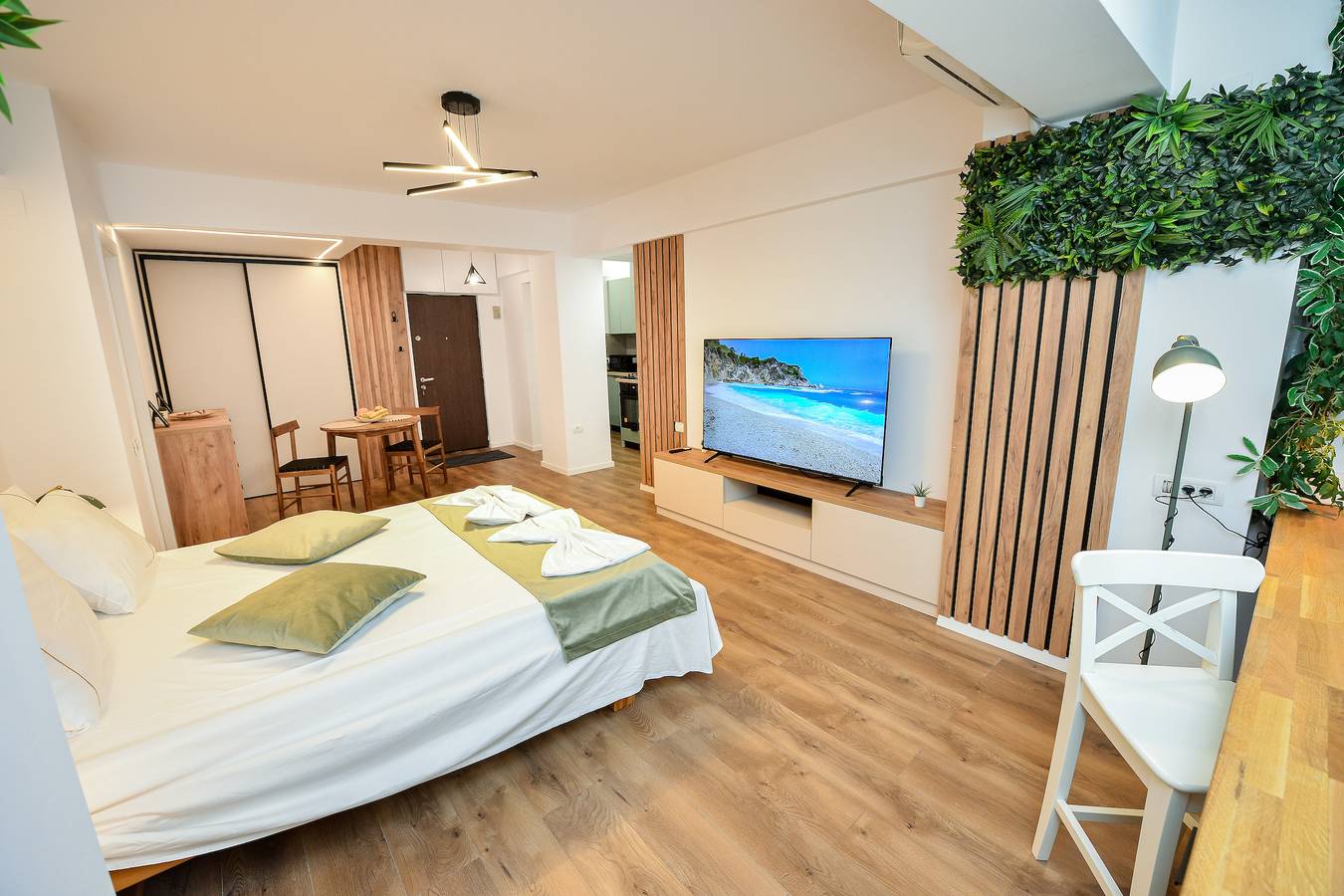 Ganzes Studio, Grand Studio - Cismigiu Park in Bukarest, Walachia