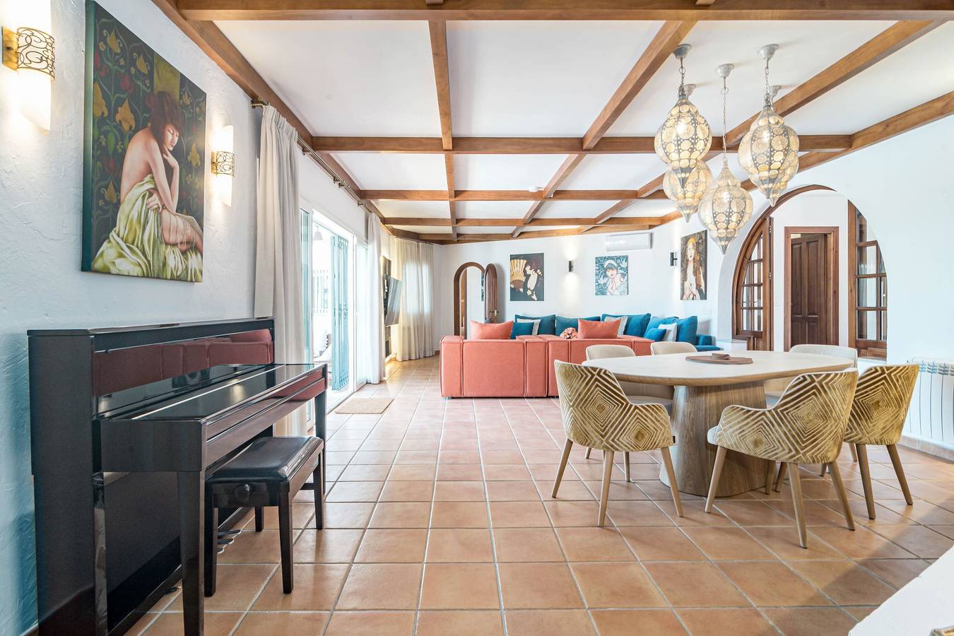 Sunhouse Villa Marbella avec piscine de luxe, jardins et vue sur la montagne in Estepona, Costa del Sol