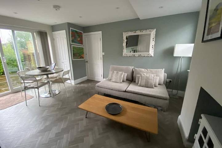 Ganze Wohnung, Apartment-Eigenes Badezimmer-Gartenblick in Worthing, West Sussex