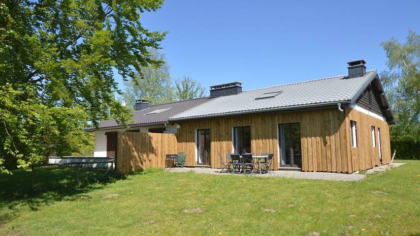 Vakantiehuis voor 7 personen, with uitzicht op het meer and terras as well as sauna and tuin, met huisdier in Malmedy
