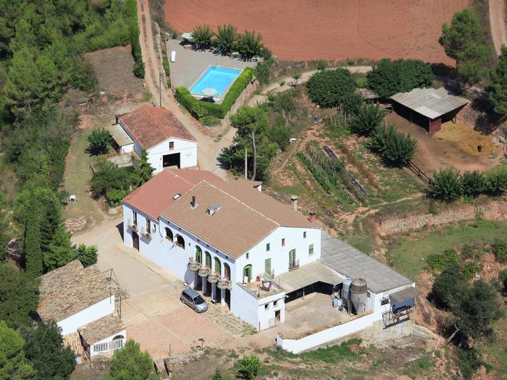 Location de vacances pour 13 personnes, avec piscine et jardin dans Bages