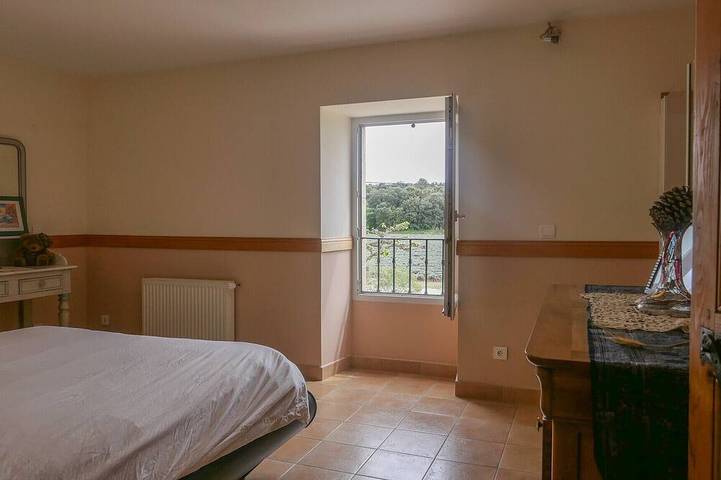 Gîte pour 9 personnes, avec terrasse et jardin à Clansayes - 4