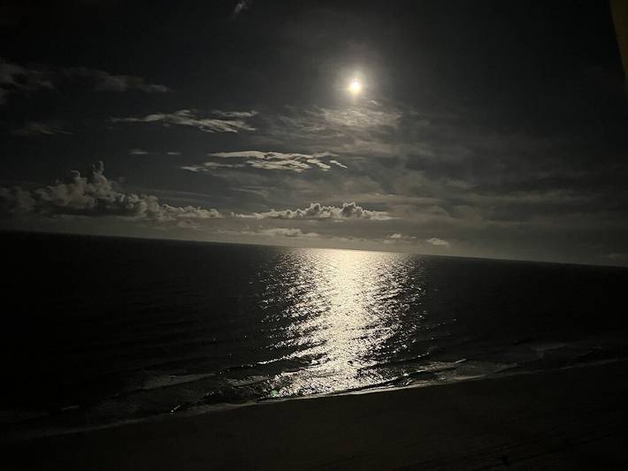 Beach rental for 10 people, with balcony and pool as well as hot tub in Panama City Beach