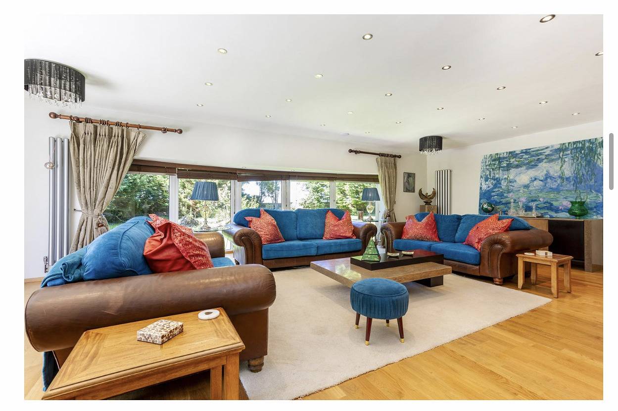 Sleeps10/18-Parking-Garden-Pool-Hottub-Balcony in East Dean and Friston, East Sussex