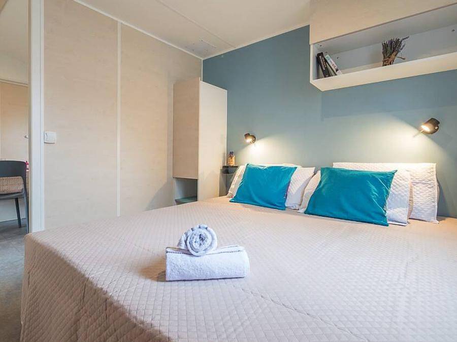 Camping Le Soleil de Saint Sieu (Anciennement Le Villeu) - Mobilheim 4 personen - Mobilheim | Classic | 2 Zi. | 4 Pers. | Einfache Terrasse in Lancieux, Dinan und Umgebung