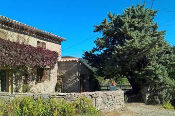 Gîte pour 8 personnes, avec jardin et vue, animaux acceptés à Mialet