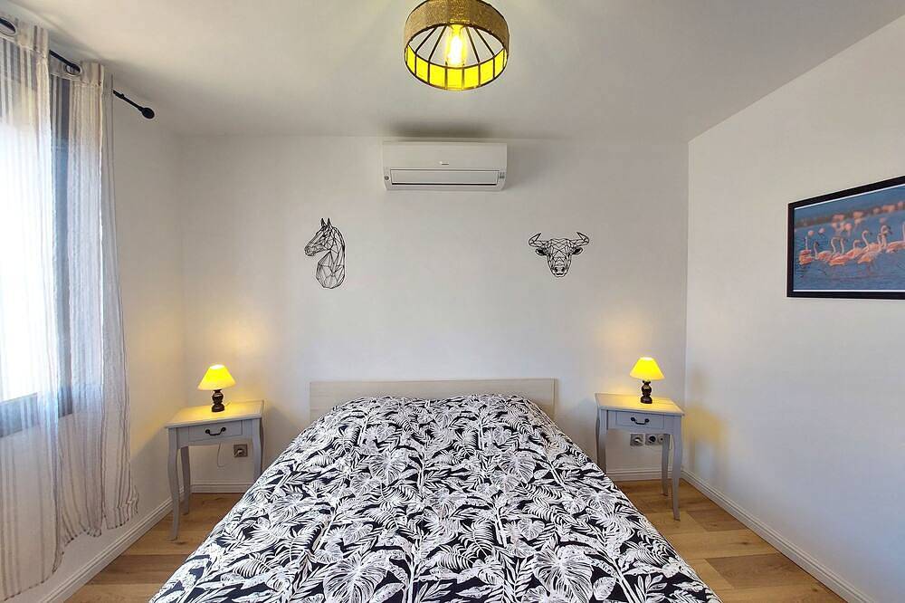 Grande Villa Moderne au Cœur de la Camargue in Aimargues, Nimes region