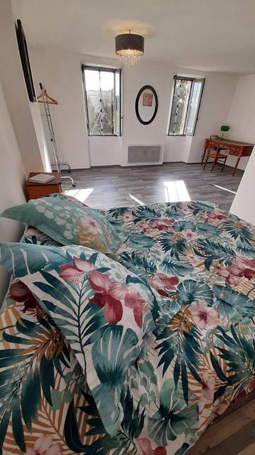 Maison d’hôte pour 2 personnes, avec jardin dans Cartelègue