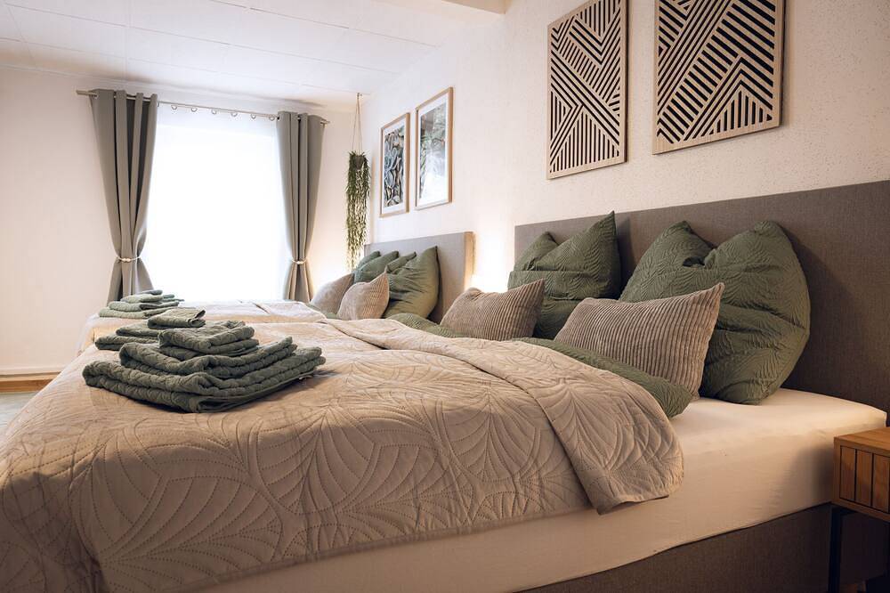 Entire apartment, Rental-Modern-Private Bathroom-Garden view-Netflix & Disney+ in Bad Salzungen, Werra Valley