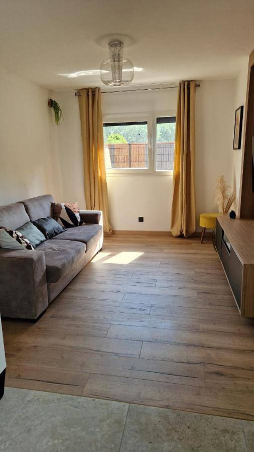 Appartement entier, One-Bedroom Apartment in Villard-Bonnot, Isère