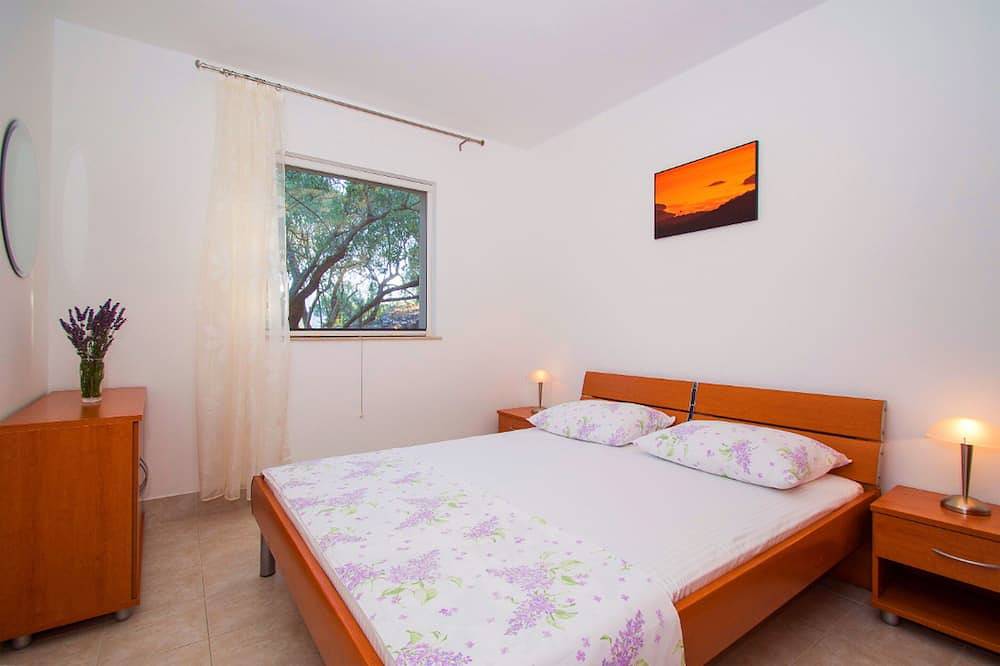 Getaway Beach House-One Bedroom Holiday Home with Terrace and Sea View in Vela Luka, Korčula