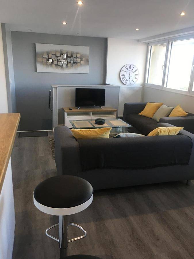 Appartement entier, Two-Bedroom Apartment in Boulogne-sur-Mer, Région de Boulogne-sur-Mer