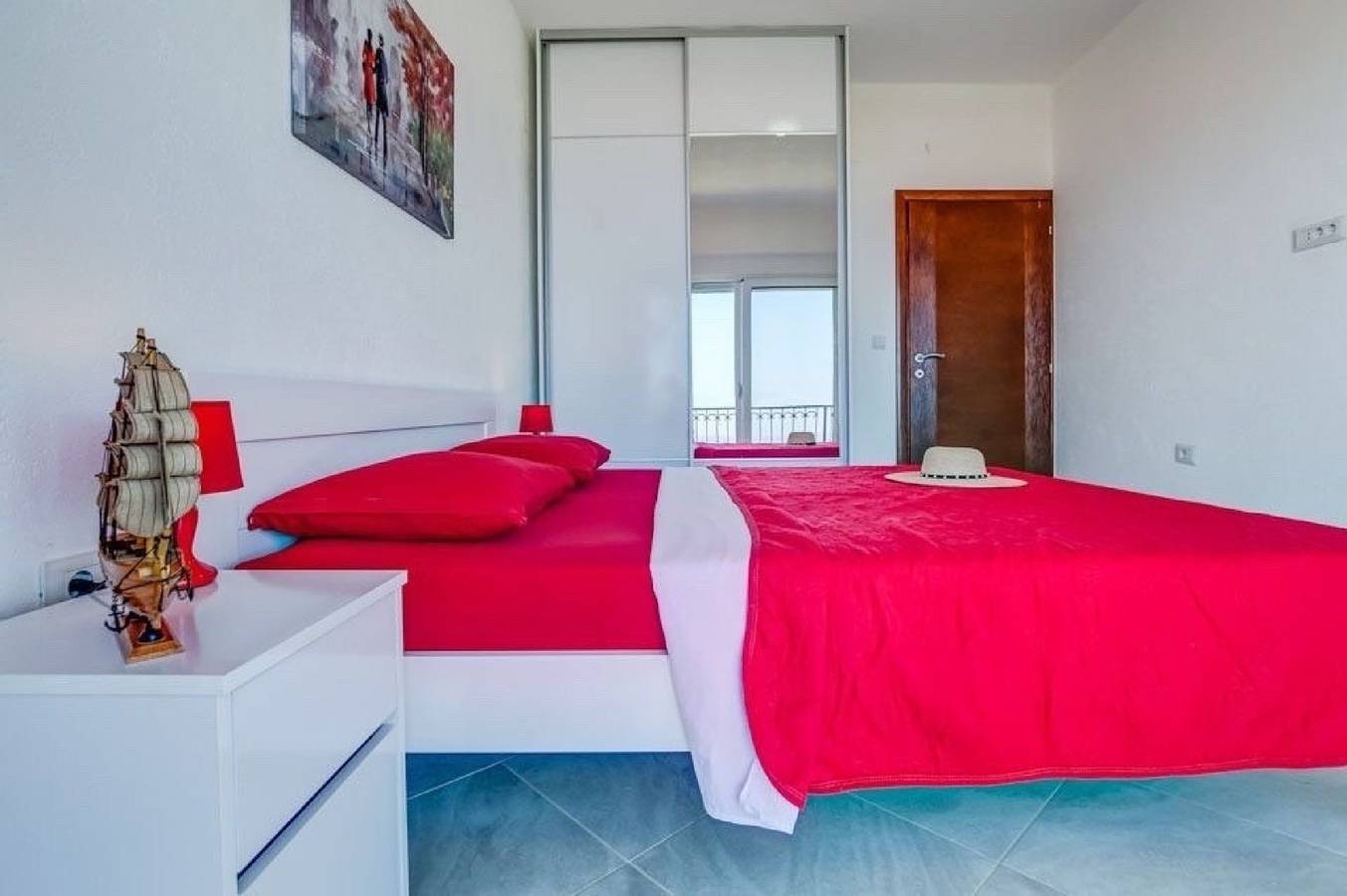 Entire apartment, Marbok Apartments with Seaview and balcony
 in Utjeha-Bušat, Montenegro