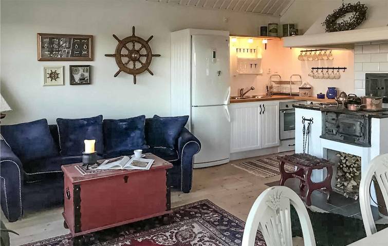 Hus för 5 Personer med trädgård in Åstön, Tynderö