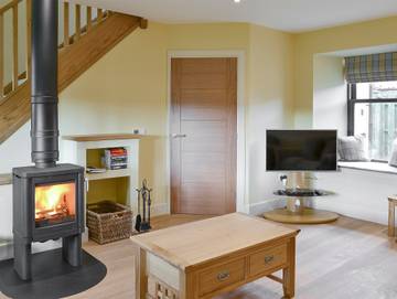 Log Cabin for 6 People in Falkirk, Scotland, Photo 2