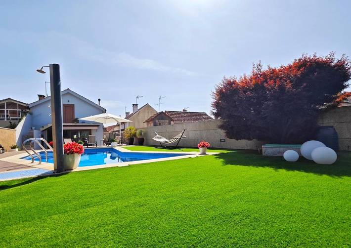 Location de vacances pour 6 personnes, avec jardin et piscine dans Combarro - 3