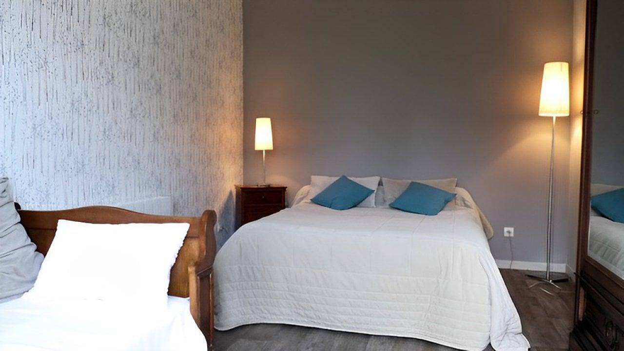 Chambres d'hôtes 24H du Mans Les Ormeaux - Chambre Pavot in Dissay-sous-Courcillon, Vallée de la Loire