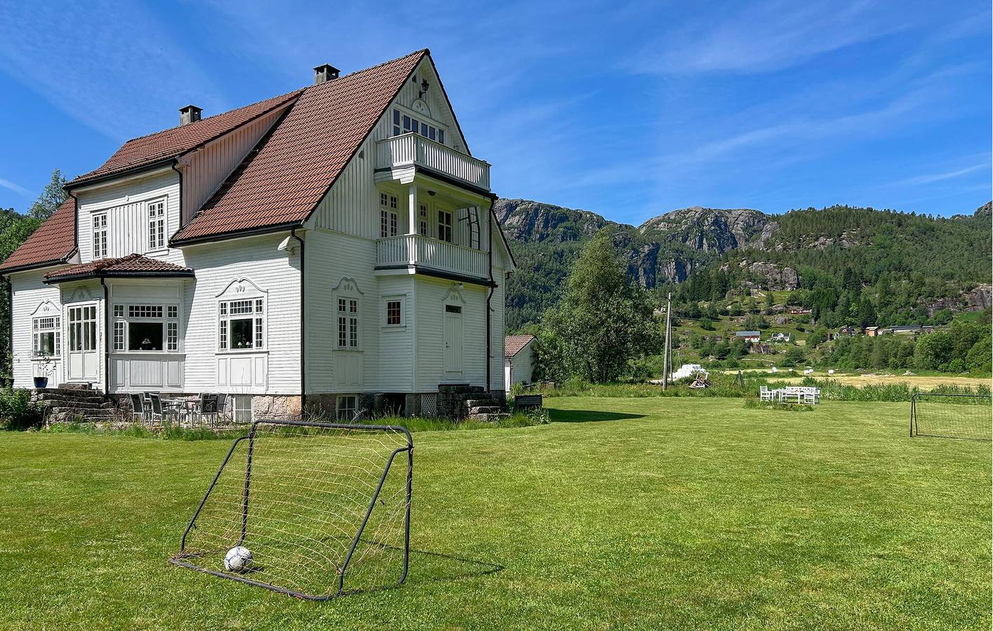 Feriehus for 26 personer med hage in Sirdal 