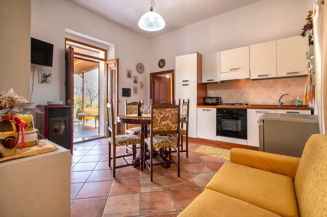 Ferienhaus 'Casa Michela' mit privatem Garten und Wlan in Giuncana, Viddalba