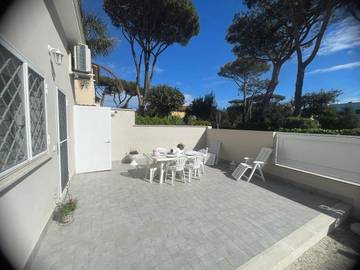Gîte pour 4 personnes, avec terrasse et jardin à Fregene