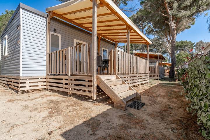 Camping pour 6 personnes, avec Jardin ainsi que Bassin pour enfant et Sauna