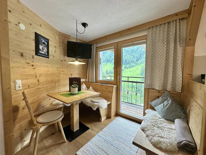 BnB für 4 Personen, mit Balkon in Sankt Anton am Arlberg