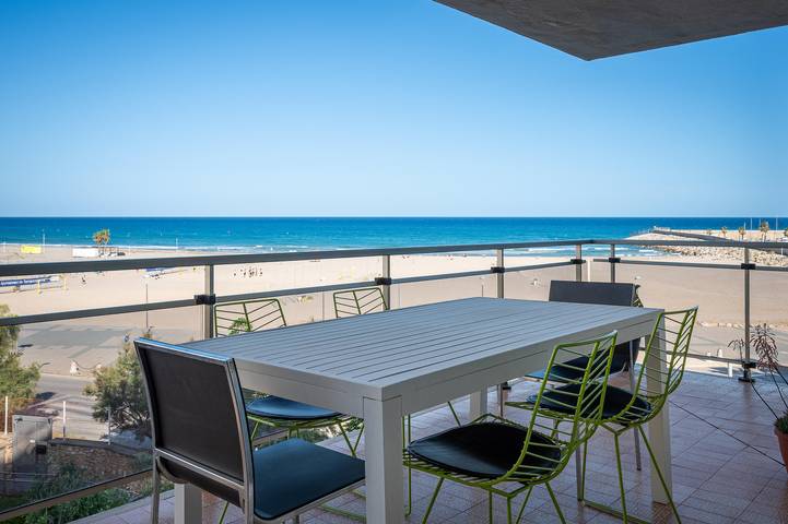 Ganze Wohnung, Ferienwohnung für 6 Personen mit Terrasse in Torredembarra, Costa Dorada