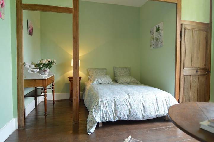 Location de vacances pour 6 personnes, avec terrasse et jardin à Champvert - 4