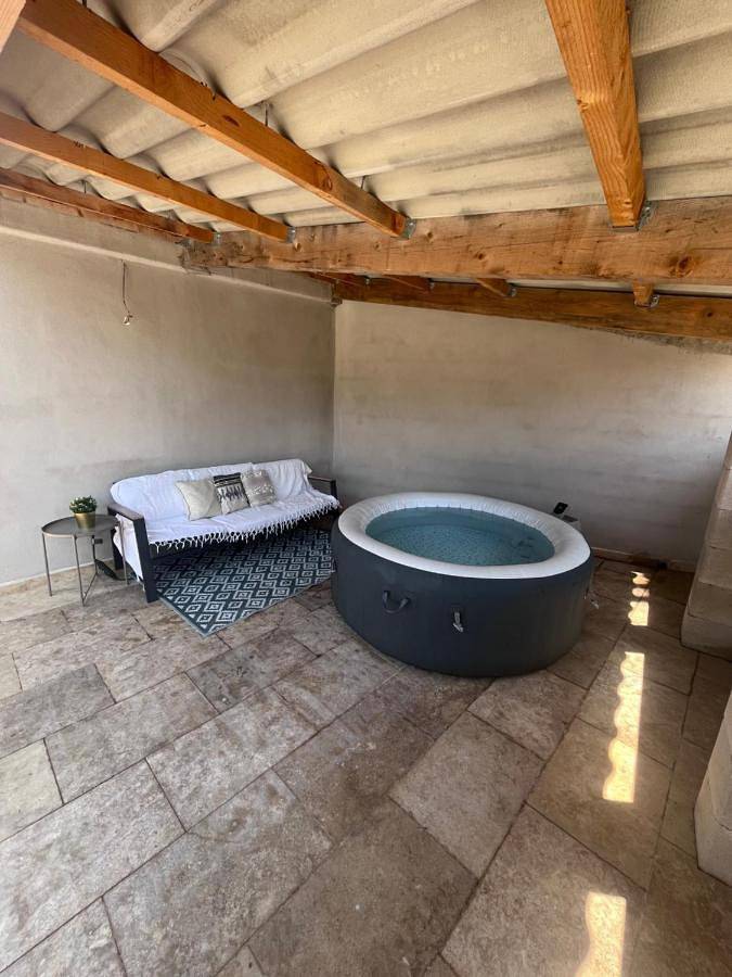 Location de vacances pour 10 personnes, avec piscine et terrasse à Piolenc - 2