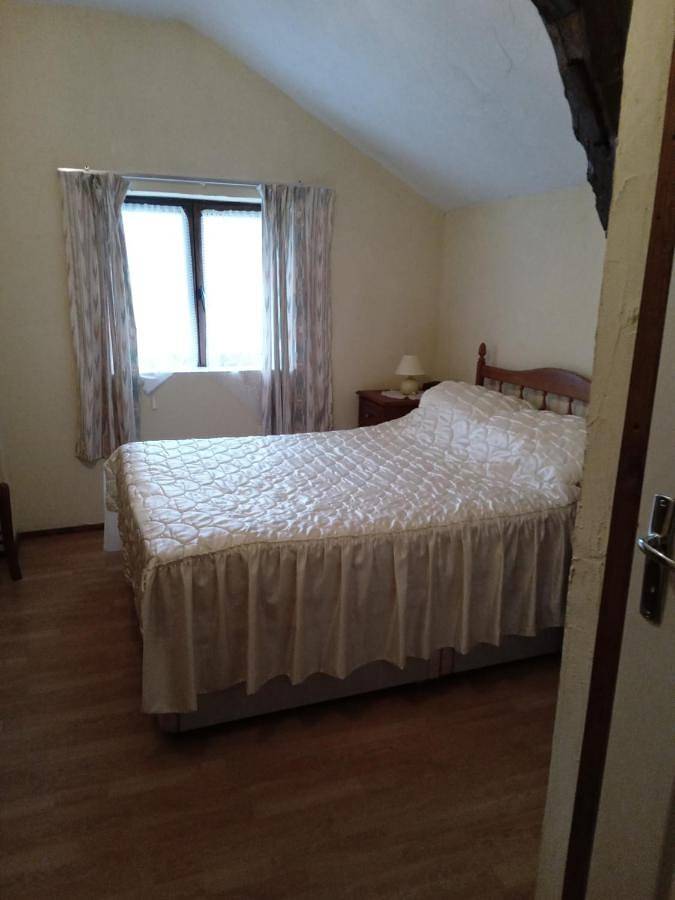 Location de vacances pour 8 personnes, avec terrasse à Allonnes - 2