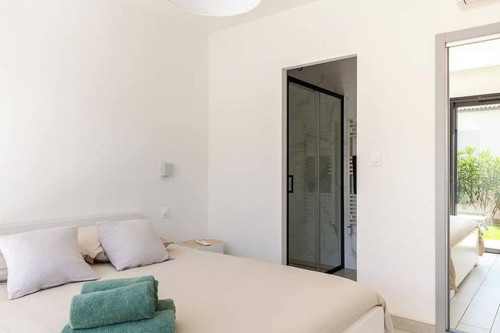 Villa pour 8 personnes, avec jardin ainsi que balcon et piscine à Sanary-sur-Mer - 2