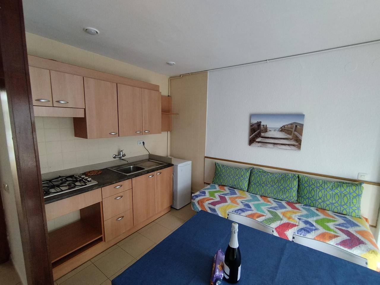 Ganze Wohnung, Apartment am Strand in Lloret de Mar mit Schlafzimmer und Wohnzimmer für 4 Pers. in Central Lloret de Mar, Lloret de Mar
