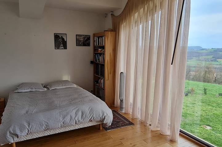 Location de vacances pour 12 personnes, avec terrasse et jardin à Châteauneuf-de-Galaure - 4