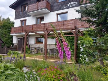 Ferienwohnung für 9 Personen, mit Garten und Balkon in Harrachov