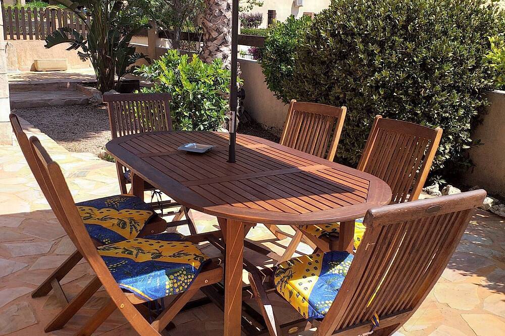 2 Bedroom Private vacation home in Sausset-les-Pins in Sausset-les-Pins, Istres region