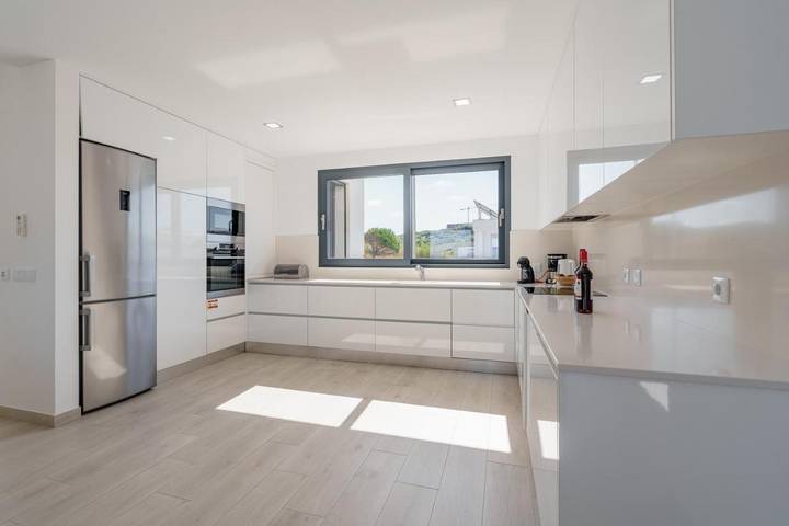 Location de vacances pour 10 personnes, avec vue ainsi que jardin et piscine à Ribamar - 4