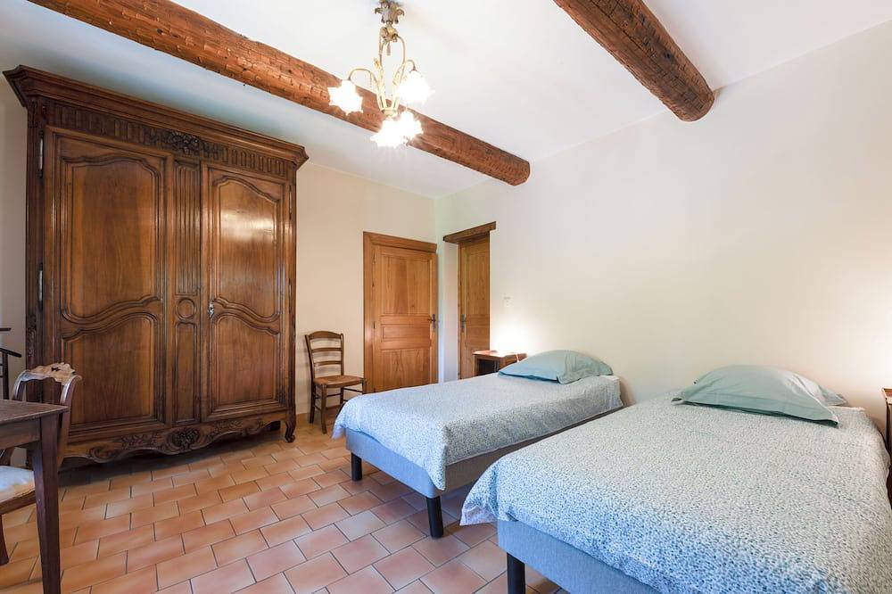 Cévennes : beautiful 17th century house, 120ha, Swimming pool, Wifi in Monoblet, Cevennen