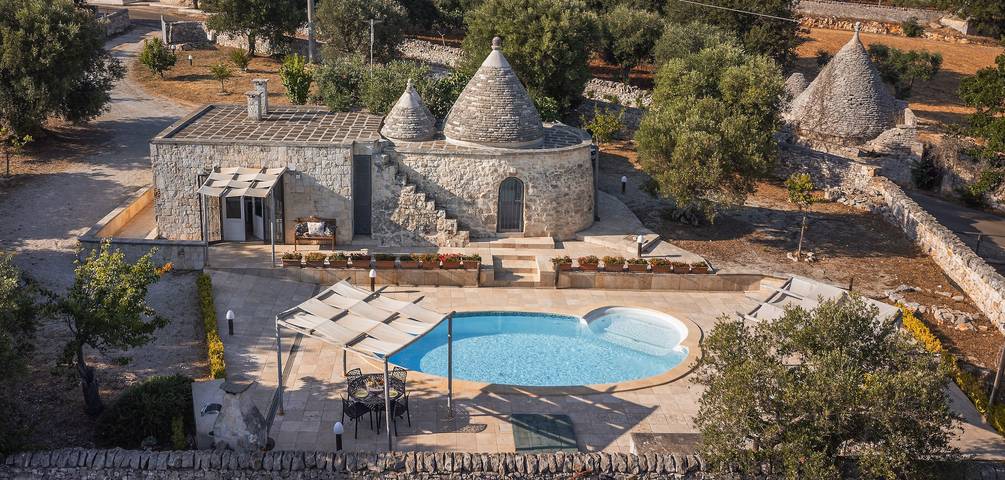 Agriturismo per 4 persone, con idromassaggio e giardino, con animali domestici in Locorotondo
