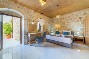 Villa for 11 People in Iraklio-Heraklio region, Photo 1