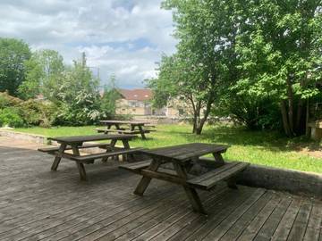 Cottage pour 2 personnes, avec jardin, animaux acceptés à Chaux-Neuve