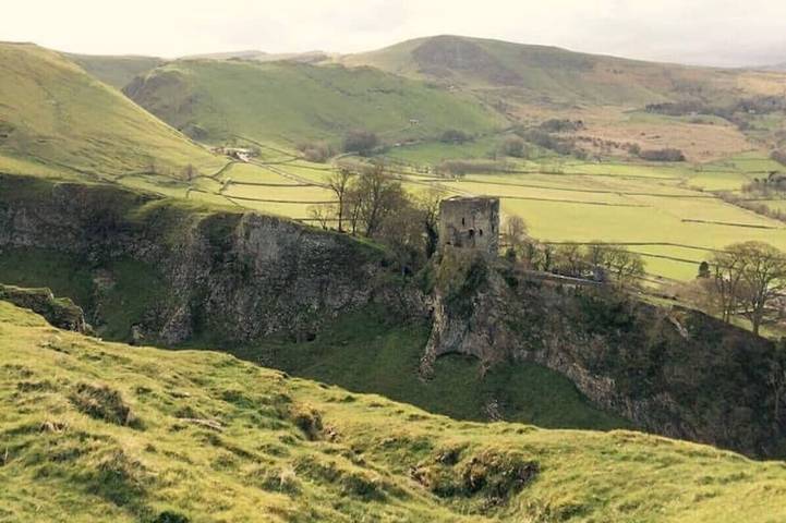 Holiday rental for 4 people, with garden, with pets in Castleton