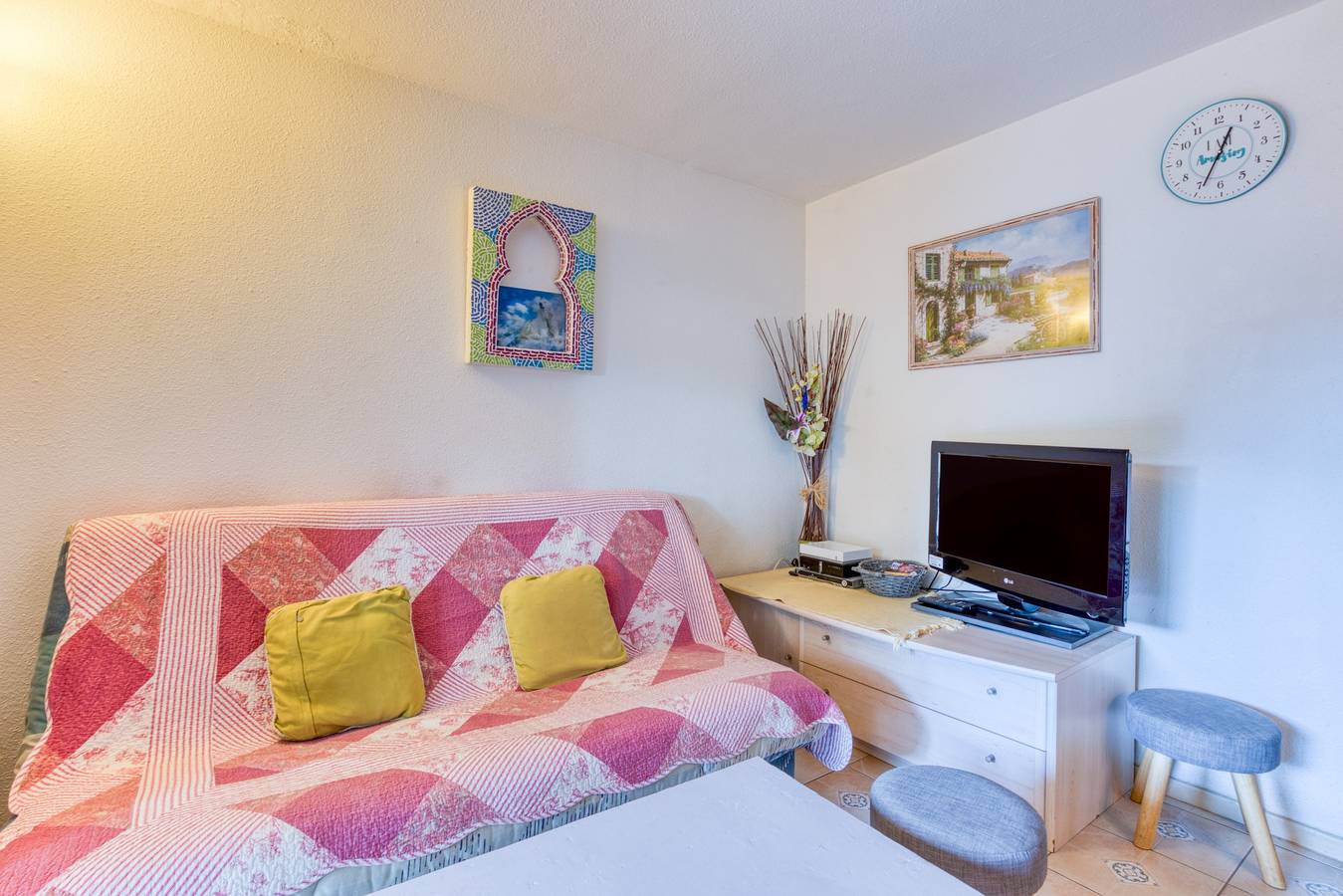 Appartement entier, Appartement de vacances "Résidence Cap Les Pins" avec piscine partagée, terrasse privée et Wi-Fi in Cap d'Agde, Agde