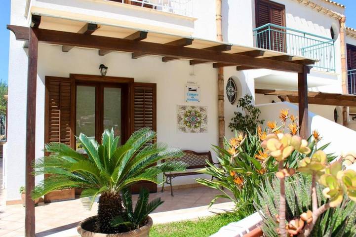 B&b per 2 persone, con Balcone e Terrazza nonché Giardino e Panorama a Macari
